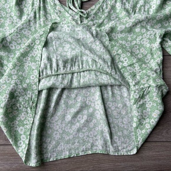 Kirious Bell Sleeve Peplum Hemline Liberty Floral  Blouse - Picture 6 of 14